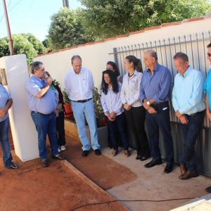 Prefeito e Equipe entregam as chaves da casa da D. Maria Viana e anunciam a construção de mais cinco casas do Projeto Social (16)