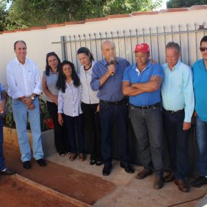 Prefeito e Equipe entregam as chaves da casa da D. Maria Viana e anunciam a construção de mais cinco casas do Projeto Social (19)
