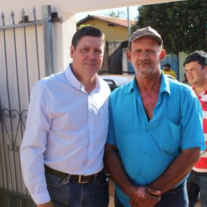 Prefeito e Equipe entregam as chaves da casa da D. Maria Viana e anunciam a construção de mais cinco casas do Projeto Social (23)