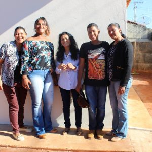 Prefeito e Equipe entregam as chaves da casa da D. Maria Viana e anunciam a construção de mais cinco casas do Projeto Social (26)