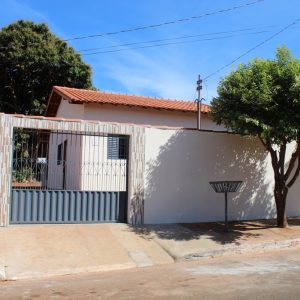 Prefeito e Equipe entregam as chaves da casa da D. Maria Viana e anunciam a construção de mais cinco casas do Projeto Social (34)