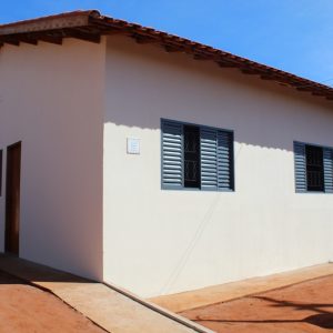 Prefeito e Equipe entregam as chaves da casa da D. Maria Viana e anunciam a construção de mais cinco casas do Projeto Social (35)