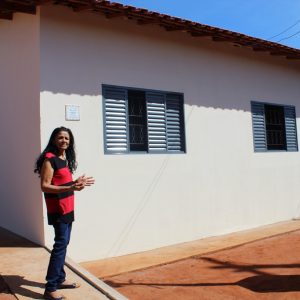 Prefeito e Equipe entregam as chaves da casa da D. Maria Viana e anunciam a construção de mais cinco casas do Projeto Social (36)