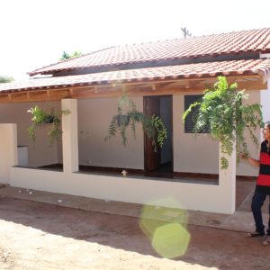 Prefeito e Equipe entregam as chaves da casa da D. Maria Viana e anunciam a construção de mais cinco casas do Projeto Social (41)