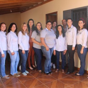 Prefeito e Equipe entregam as chaves da casa da D. Maria Viana e anunciam a construção de mais cinco casas do Projeto Social (57)