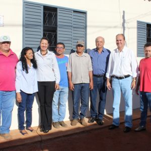 Prefeito e Equipe entregam as chaves da casa da D. Maria Viana e anunciam a construção de mais cinco casas do Projeto Social (6)