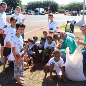 Prefeitura comemora o Dia Mundial de Meio Ambiente com ações envolvendo os alunos do Projeto Aprendendo a Crescer (18)