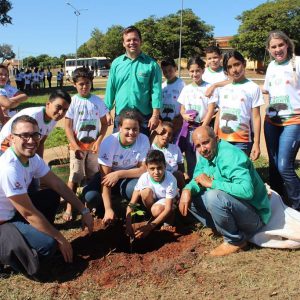 Prefeitura comemora o Dia Mundial de Meio Ambiente com ações envolvendo os alunos do Projeto Aprendendo a Crescer (21)