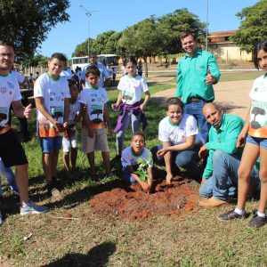 Prefeitura comemora o Dia Mundial de Meio Ambiente com ações envolvendo os alunos do Projeto Aprendendo a Crescer (22)
