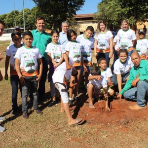 Prefeitura comemora o Dia Mundial de Meio Ambiente com ações envolvendo os alunos do Projeto Aprendendo a Crescer (23)