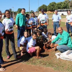 Prefeitura comemora o Dia Mundial de Meio Ambiente com ações envolvendo os alunos do Projeto Aprendendo a Crescer (24)