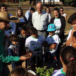 Prefeitura comemora o Dia Mundial de Meio Ambiente com ações envolvendo os alunos do Projeto Aprendendo a Crescer (32)