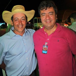 Show da dupla sertaneja Zezé Di Camargo e Luciano mais uma leva multidão ao Parque de Exposições “Salustiano Morais” (18) Show da dupla sertaneja Zezé Di Camargo e Luciano mais uma leva multidão ao Parque de Exposições “Salustiano Morais” (18)