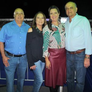 Show da dupla sertaneja Zezé Di Camargo e Luciano mais uma leva multidão ao Parque de Exposições “Salustiano Morais” (32) Show da dupla sertaneja Zezé Di Camargo e Luciano mais uma leva multidão ao Parque de Exposições “Salustiano Morais” (32)