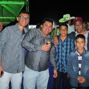 Show da dupla sertaneja Zezé Di Camargo e Luciano mais uma leva multidão ao Parque de Exposições “Salustiano Morais” (46) Show da dupla sertaneja Zezé Di Camargo e Luciano mais uma leva multidão ao Parque de Exposições “Salustiano Morais” (46)