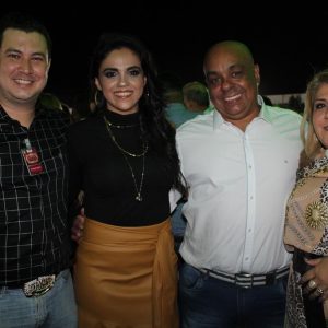 Show da dupla sertaneja Zezé Di Camargo e Luciano mais uma leva multidão ao Parque de Exposições “Salustiano Morais” (52) Show da dupla sertaneja Zezé Di Camargo e Luciano mais uma leva multidão ao Parque de Exposições “Salustiano Morais” (52)