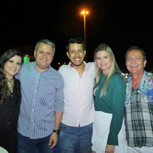 Show da dupla sertaneja Zezé Di Camargo e Luciano mais uma leva multidão ao Parque de Exposições “Salustiano Morais” (7) Show da dupla sertaneja Zezé Di Camargo e Luciano mais uma leva multidão ao Parque de Exposições “Salustiano Morais” (7)