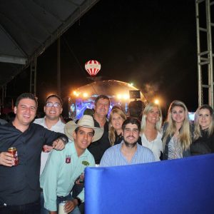 Show da dupla sertaneja Zezé Di Camargo e Luciano mais uma leva multidão ao Parque de Exposições “Salustiano Morais” (8) Show da dupla sertaneja Zezé Di Camargo e Luciano mais uma leva multidão ao Parque de Exposições “Salustiano Morais” (8)