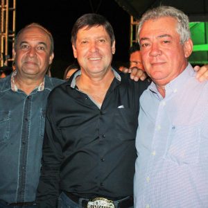 Show da dupla sertaneja Zezé Di Camargo e Luciano mais uma leva multidão ao Parque de Exposições “Salustiano Morais” (9) Show da dupla sertaneja Zezé Di Camargo e Luciano mais uma leva multidão ao Parque de Exposições “Salustiano Morais” (9)