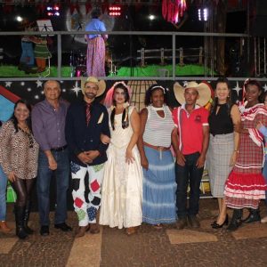 2º Juninão leva grande público para a praça (2) 2º Juninão leva grande público para a praça (2)