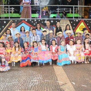 2º Juninão leva grande público para a praça (22) 2º Juninão leva grande público para a praça (22)