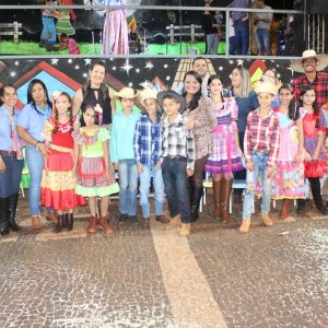 2º Juninão leva grande público para a praça (33) 2º Juninão leva grande público para a praça (33)