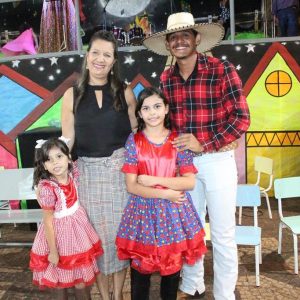 2º Juninão leva grande público para a praça (34) 2º Juninão leva grande público para a praça (34)