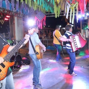 2º Juninão leva grande público para a praça (42) 2º Juninão leva grande público para a praça (42)