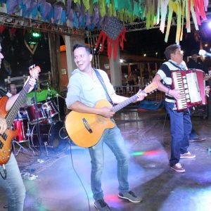 2º Juninão leva grande público para a praça (43) 2º Juninão leva grande público para a praça (43)