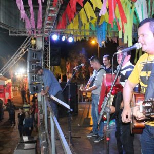 2º Juninão leva grande público para a praça (44) 2º Juninão leva grande público para a praça (44)