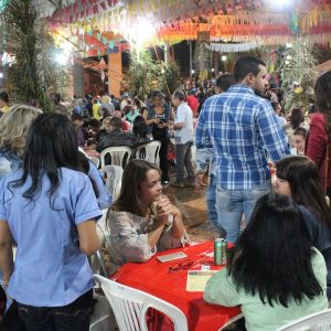 2º Juninão leva grande público para a praça (49) 2º Juninão leva grande público para a praça (49)