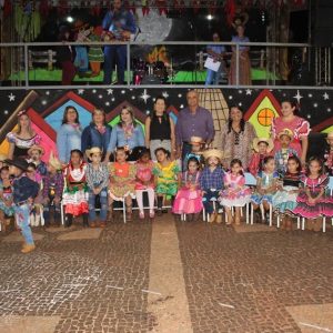 2º Juninão leva grande público para a praça (71) 2º Juninão leva grande público para a praça (71)