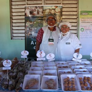 Comunidade Paulo Freire recebe curso de Defumação de Carne de Frango (10) Comunidade Paulo Freire recebe curso de Defumação de Carne de Frango (10)