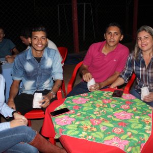 Em noite de festa julina no CRAS de Chaveslândia, prefeito anuncia novas ações para a comunidade (10) Em noite de festa julina no CRAS de Chaveslândia, prefeito anuncia novas ações para a comunidade (10)