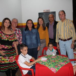 Em noite de festa julina no CRAS de Chaveslândia, prefeito anuncia novas ações para a comunidade (22) Em noite de festa julina no CRAS de Chaveslândia, prefeito anuncia novas ações para a comunidade (22)