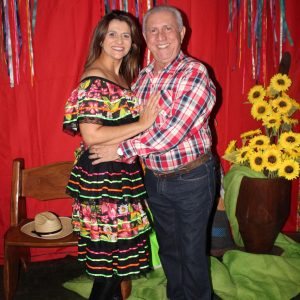 Em noite de festa julina no CRAS de Chaveslândia, prefeito anuncia novas ações para a comunidade (29) Em noite de festa julina no CRAS de Chaveslândia, prefeito anuncia novas ações para a comunidade (29)