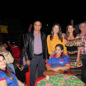 Em noite de festa julina no CRAS de Chaveslândia, prefeito anuncia novas ações para a comunidade (32) Em noite de festa julina no CRAS de Chaveslândia, prefeito anuncia novas ações para a comunidade (32)