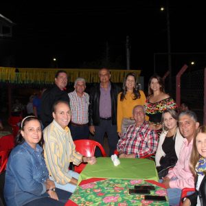 Em noite de festa julina no CRAS de Chaveslândia, prefeito anuncia novas ações para a comunidade (34) Em noite de festa julina no CRAS de Chaveslândia, prefeito anuncia novas ações para a comunidade (34)