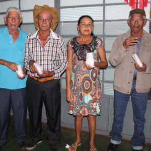 Em noite de festa julina no CRAS de Chaveslândia, prefeito anuncia novas ações para a comunidade (37) Em noite de festa julina no CRAS de Chaveslândia, prefeito anuncia novas ações para a comunidade (37)