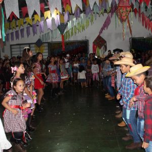 Em noite de festa julina no CRAS de Chaveslândia, prefeito anuncia novas ações para a comunidade (41) Em noite de festa julina no CRAS de Chaveslândia, prefeito anuncia novas ações para a comunidade (41)