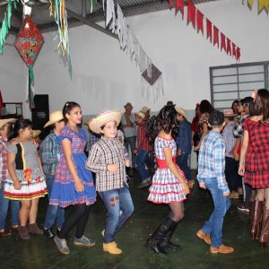 Em noite de festa julina no CRAS de Chaveslândia, prefeito anuncia novas ações para a comunidade (48) Em noite de festa julina no CRAS de Chaveslândia, prefeito anuncia novas ações para a comunidade (48)