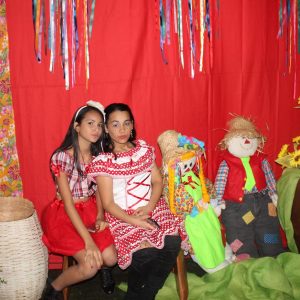 Em noite de festa julina no CRAS de Chaveslândia, prefeito anuncia novas ações para a comunidade (5) Em noite de festa julina no CRAS de Chaveslândia, prefeito anuncia novas ações para a comunidade (5)