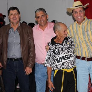 Em noite de festa julina no CRAS de Chaveslândia, prefeito anuncia novas ações para a comunidade (50) Em noite de festa julina no CRAS de Chaveslândia, prefeito anuncia novas ações para a comunidade (50)