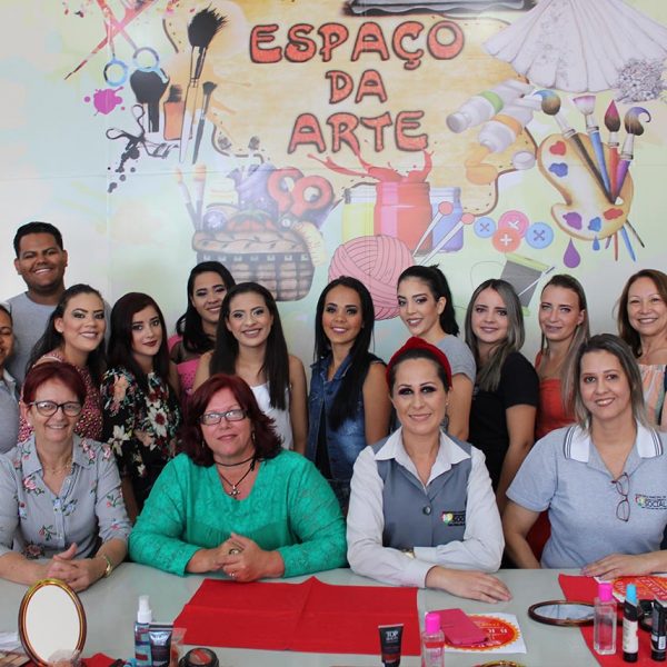 Encerramento do Curso de Maquiagem da Secretaria de Desenvolvimento Social (13)