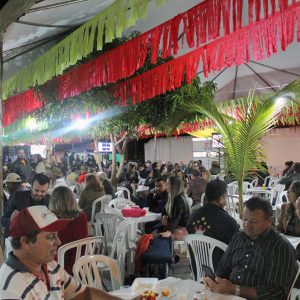 Prefeito prestigia 8ª Festa de São Cristóvão (42) Prefeito prestigia 8ª Festa de São Cristóvão (42)