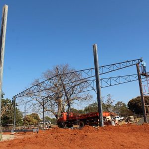 Prefeitura continua com a obra de construção da quadra coberta na Escola Municipal Nossa Senhora das Graças (4) Prefeitura continua com a obra de construção da quadra coberta na Escola Municipal Nossa Senhora das Graças (4)