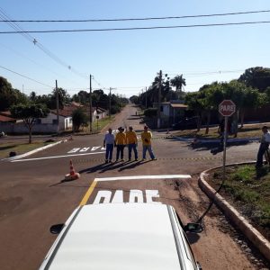 Prefeitura de Santa Vitória realiza obras de sinalização de trânsito, no distrito de Chaveslândia (2)
