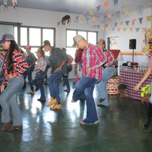 Projeto Aprendendo a Crescer promove Festa Julina (8)