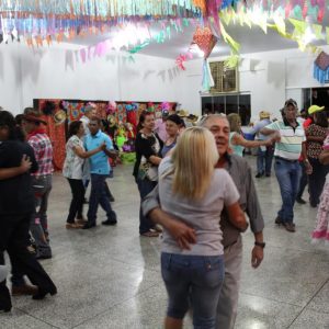 Secretaria de Desenvolvimento Social realiza Festa Junina no Grupo Conviver (46) Secretaria de Desenvolvimento Social realiza Festa Junina no Grupo Conviver (46)