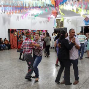 Secretaria de Desenvolvimento Social realiza Festa Junina no Grupo Conviver (47) Secretaria de Desenvolvimento Social realiza Festa Junina no Grupo Conviver (47)